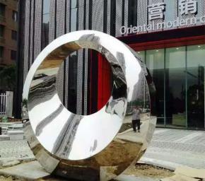 不锈钢锻铜雕塑